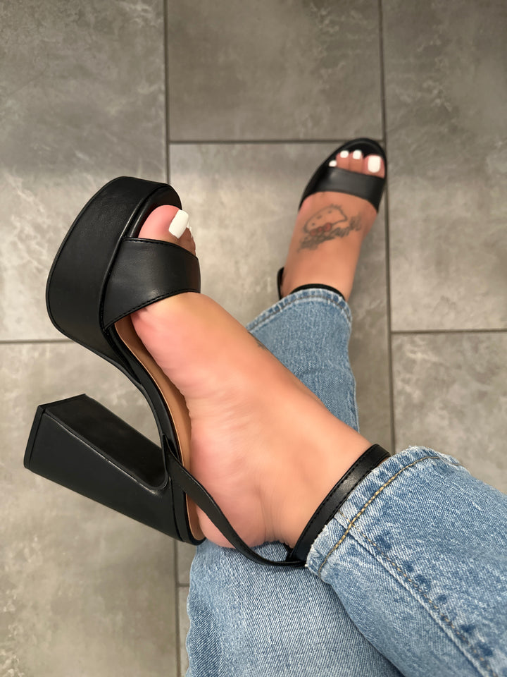 Black Round Toe Platform Heel- Ellie