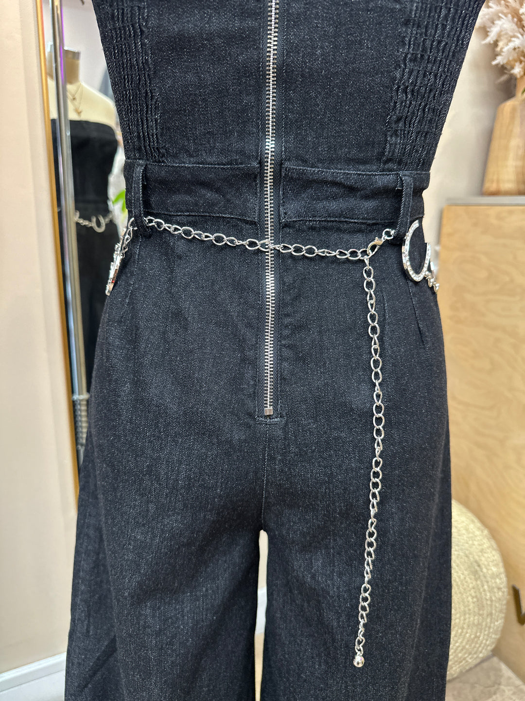 Rhinestone Horseshoe Charm Chain Belt