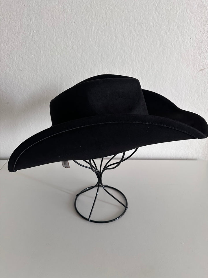 Black Cowboy Hat with Gold Heart Chain