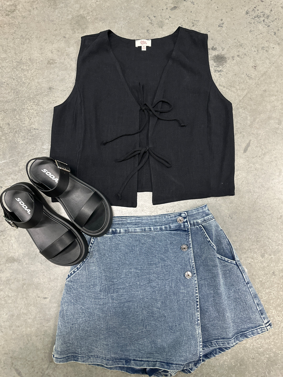 Black Sleeveless Linen Vest Top