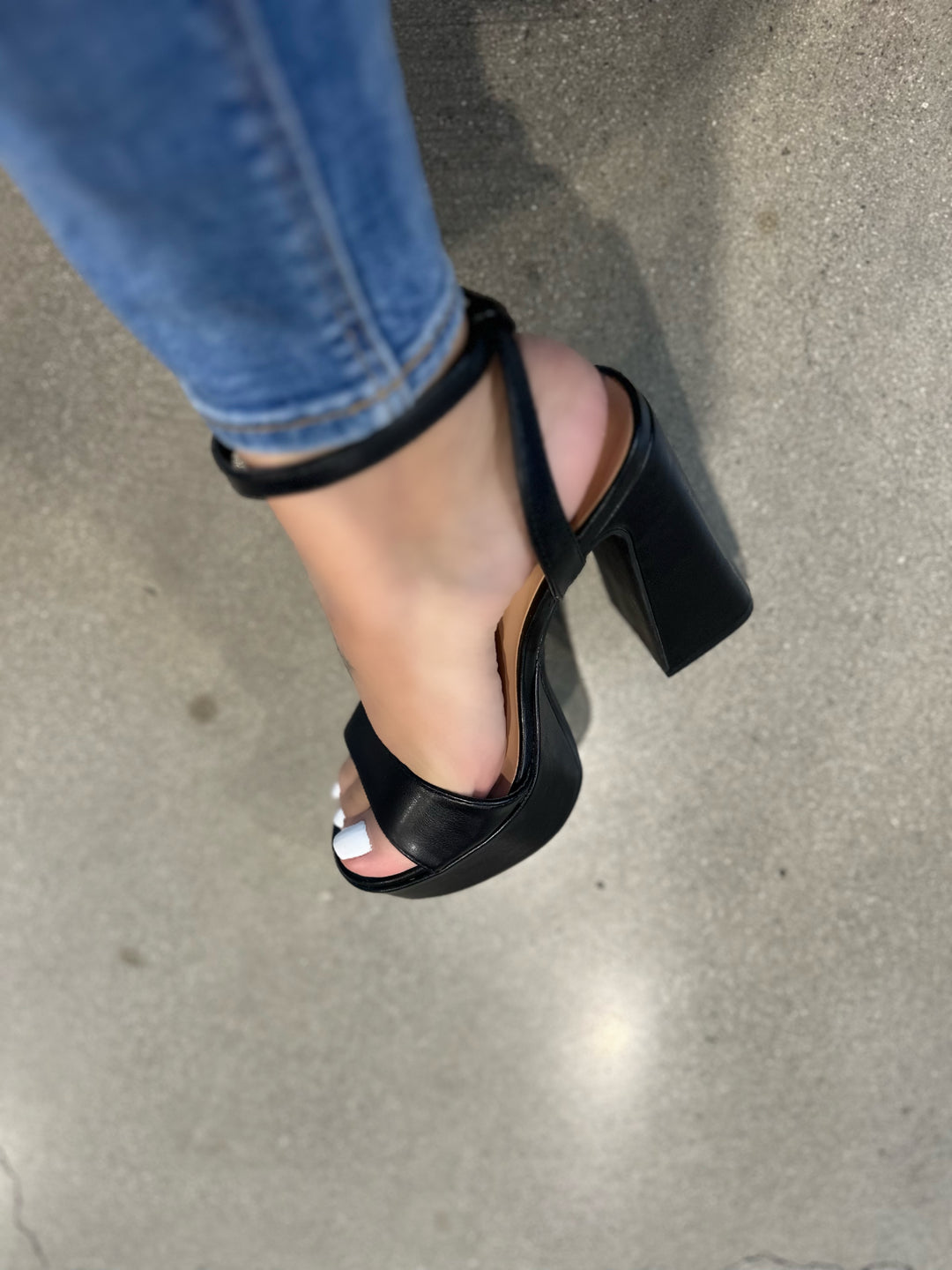 Black Round Toe Platform Heel- Ellie