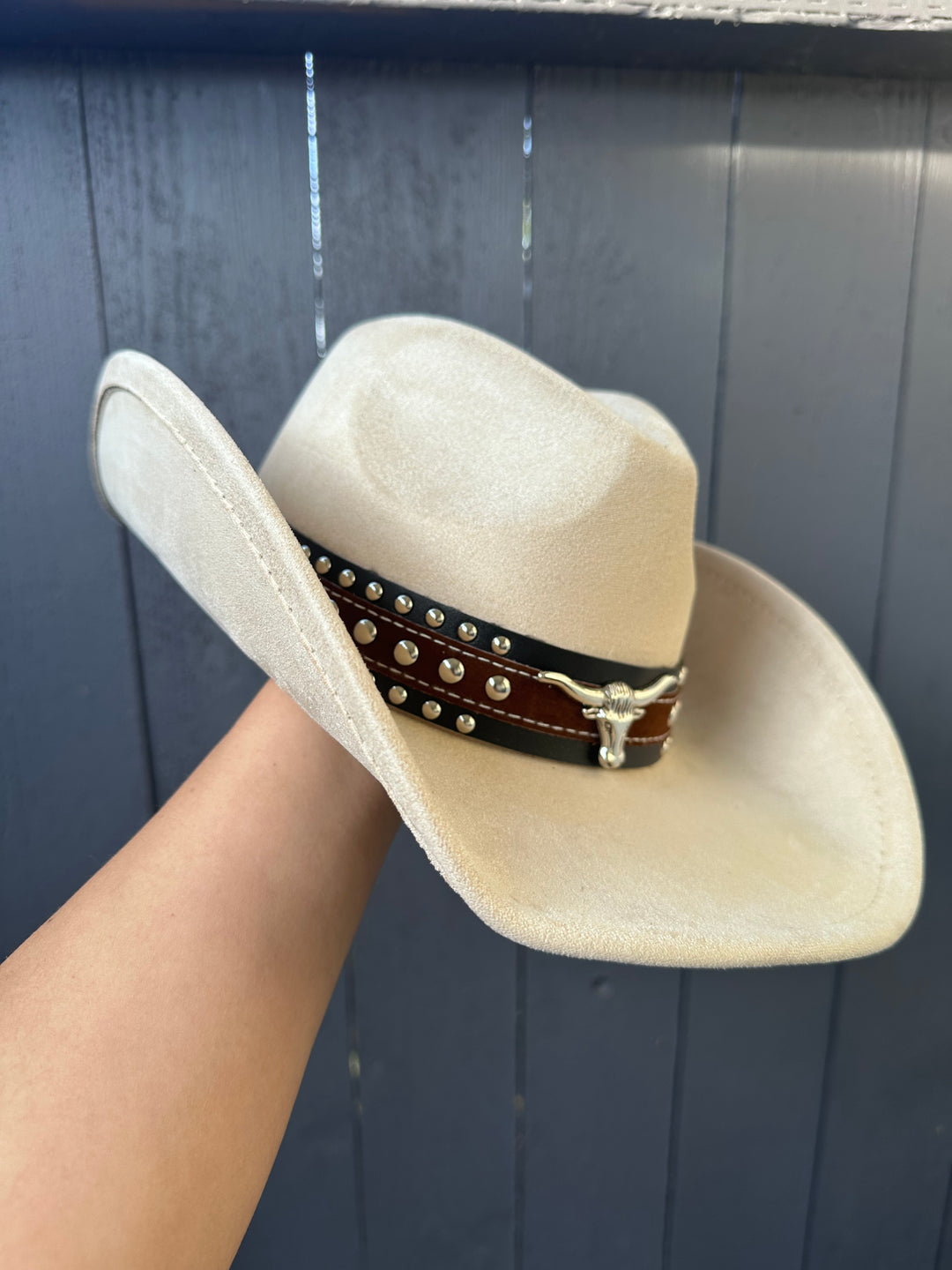 Beige Western Cowboy Hat with Bull Emblem